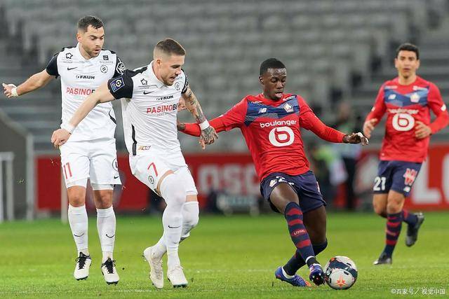 双探花低迷绿军负猛龙 利拉德30分雄鹿胜魔术