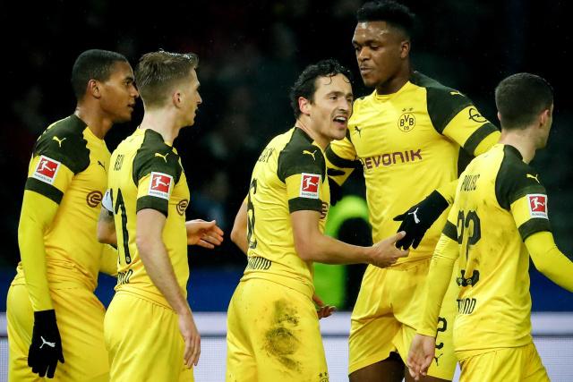 英超-B费点射迪亚洛绝杀 曼联2-1逆转曼城